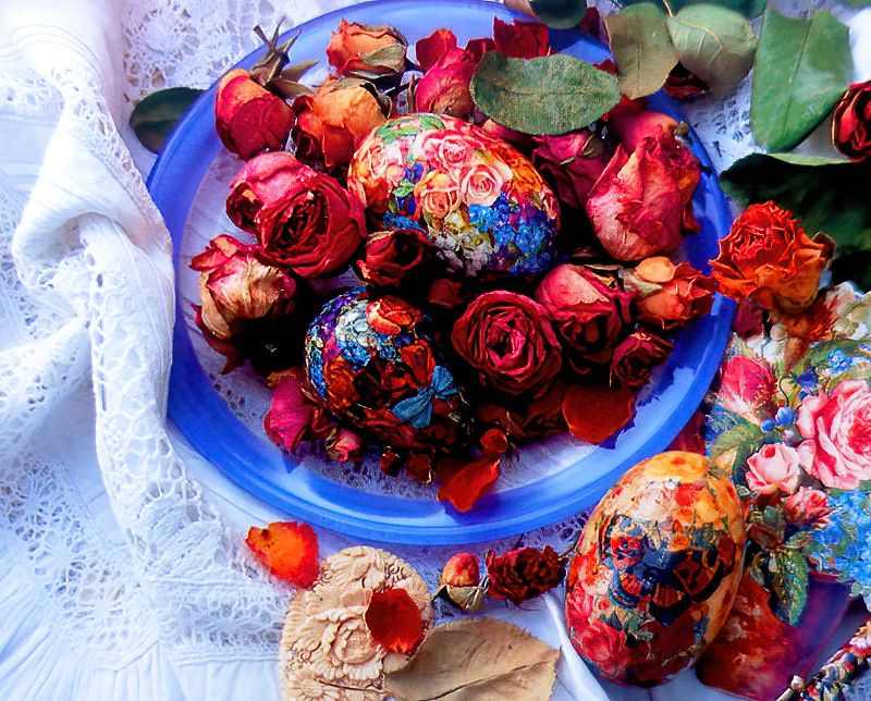 Beautiful Decorative Floral Eggs thumbnail