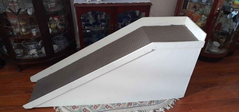 How to make a dog ramp for getting on the bed? with tags Dog Ramp,Pets,Woodwork,Ramp