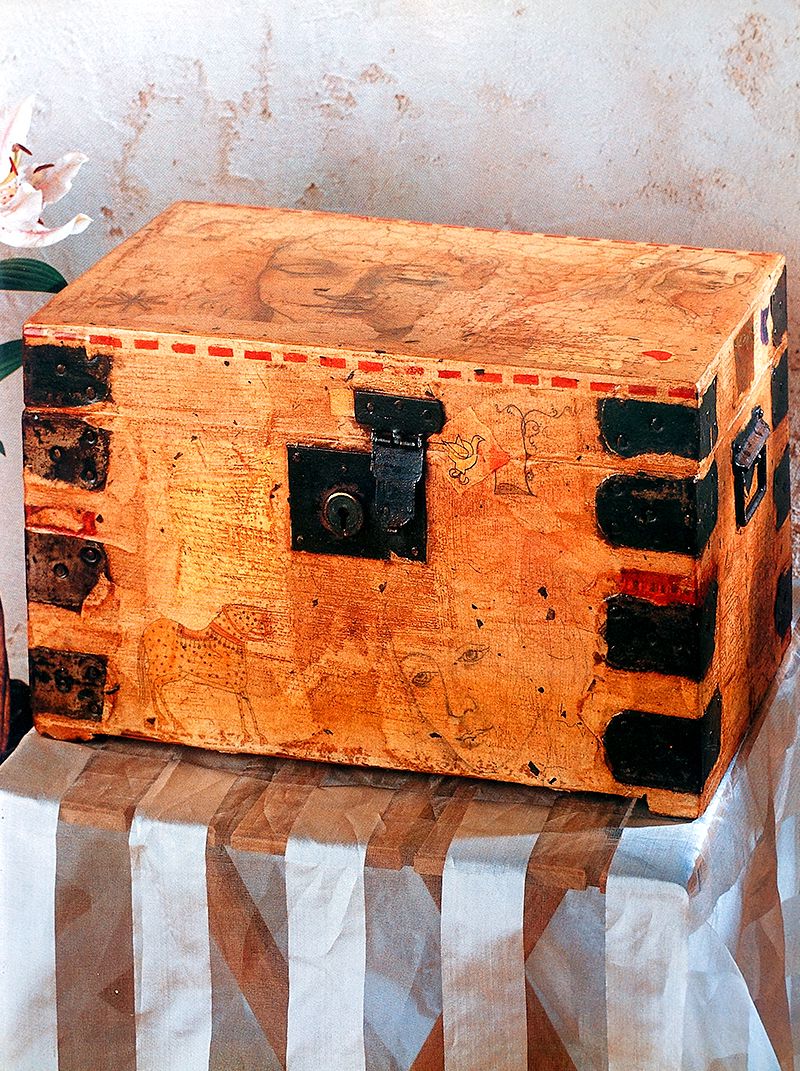 How To Make A Vintage Wooden Decoupage Chest thumbnail