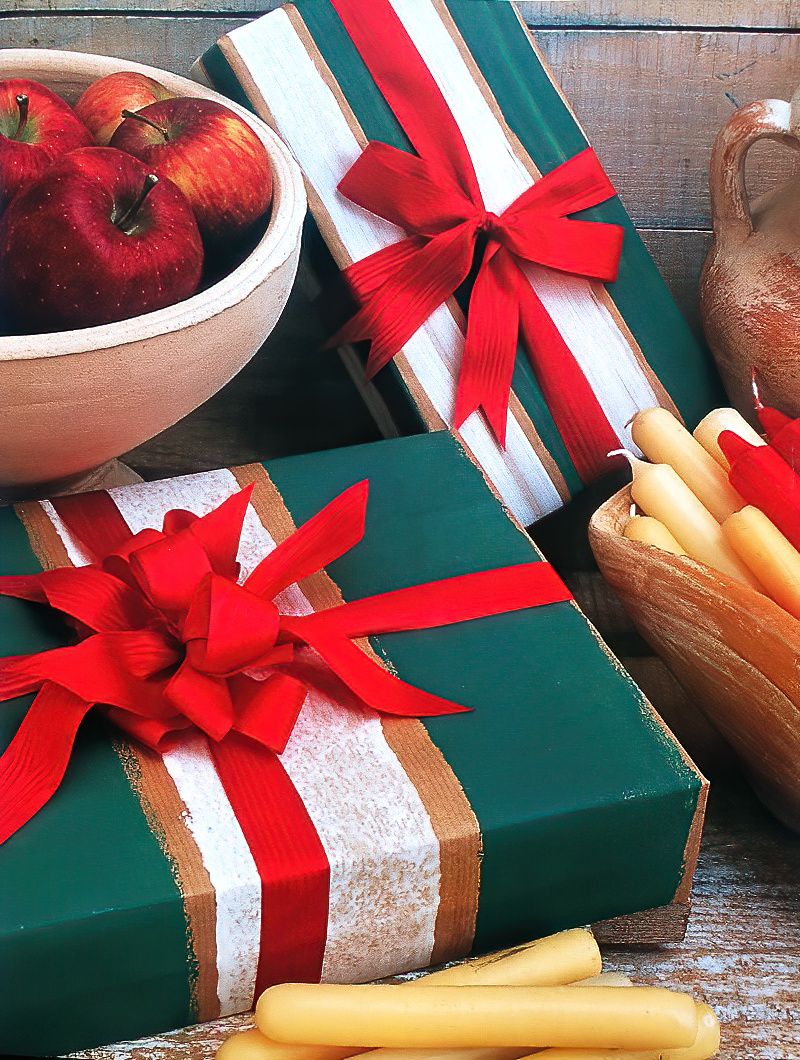 Make Christmas Wrapping Paper Stripy Design thumbnail