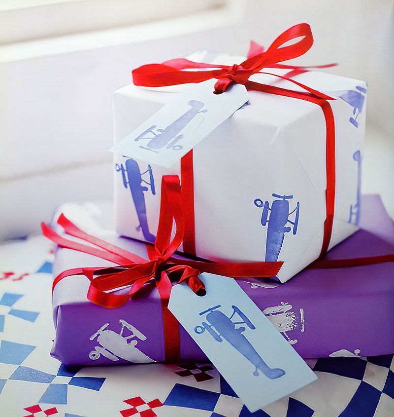 Make Personalised Gift Wrap and Gift Tags thumbnail