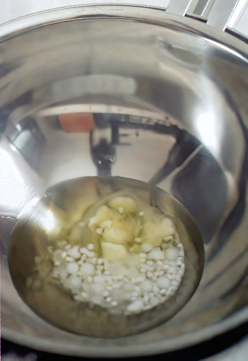 How to Make Lemongrass Hand Softener