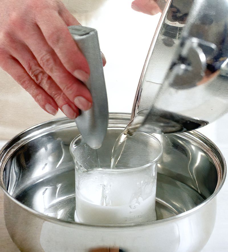 How to Make Lemongrass Hand Softener