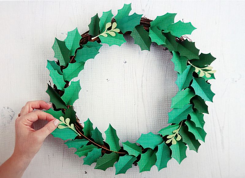 Make a Smart Paper Christmas Wreath Tutorial