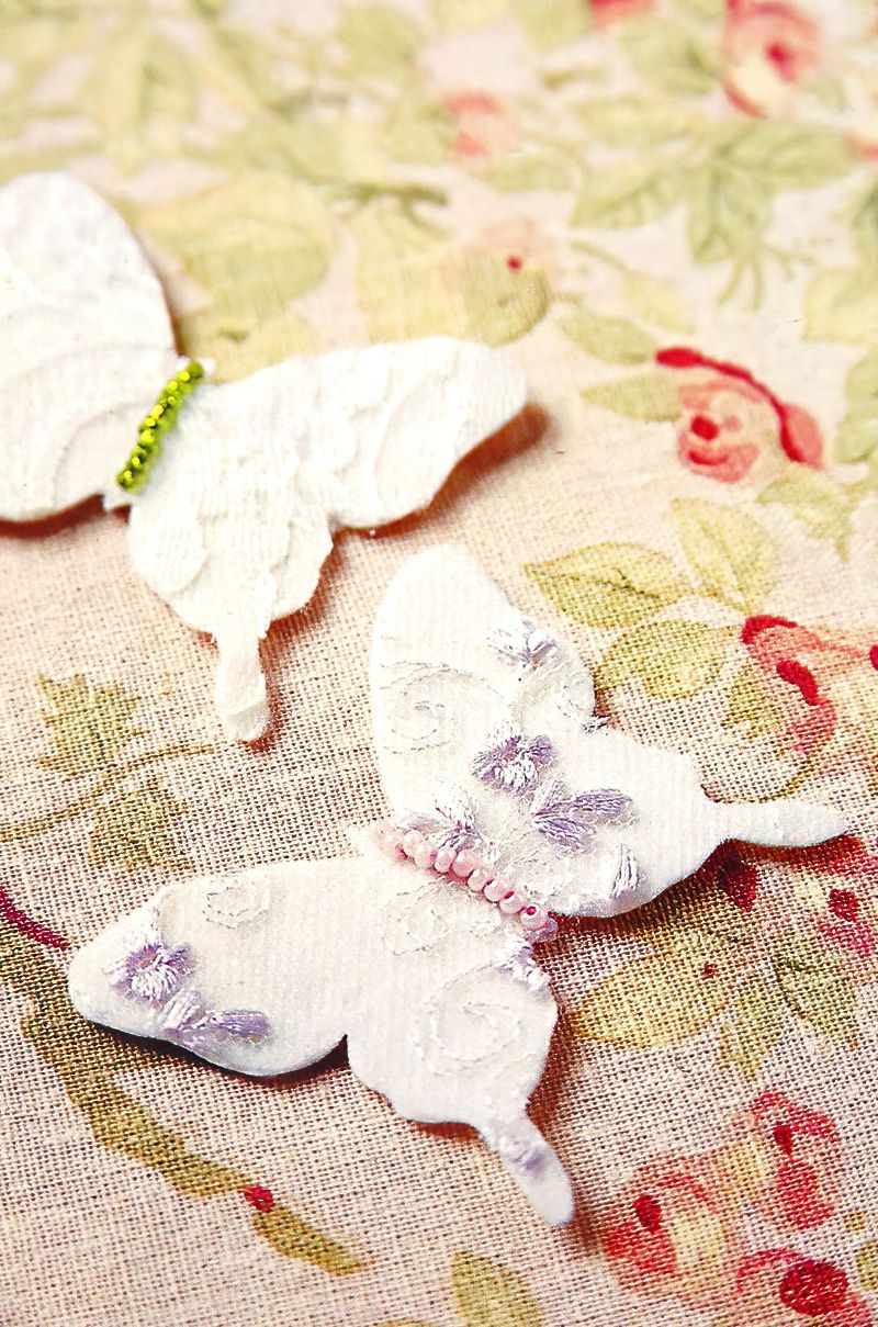 Instructions for Crafting a Felt Butterfly Lampshade