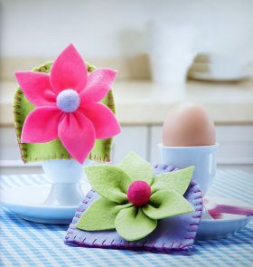 Flower Design Homemade Egg Cosy thumbnail