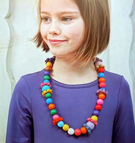 Fun Easy Bead Necklace Tutorial for Kids thumbnail