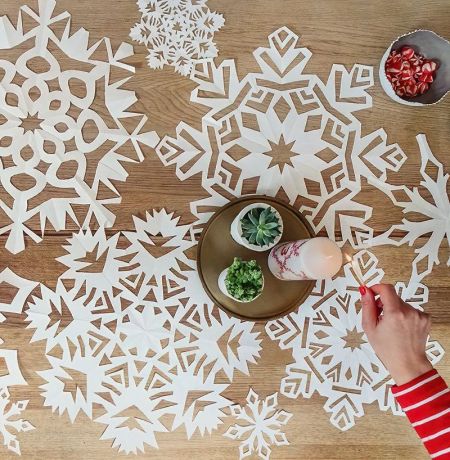 How to Make Easy Paper Snowflakes for Kids thumbnail