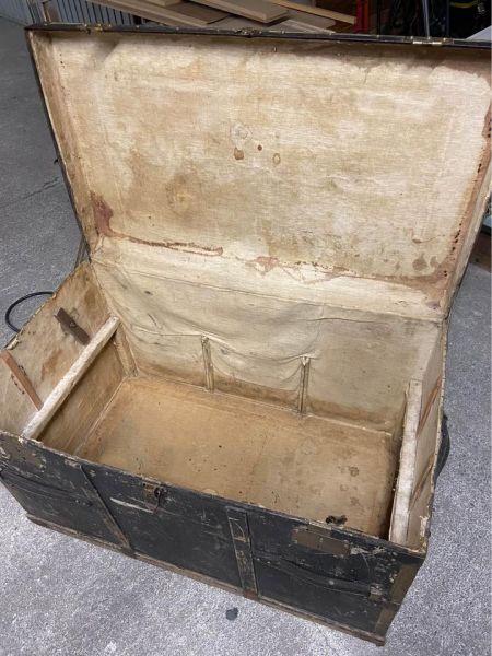 How to restore an old trunk? image two