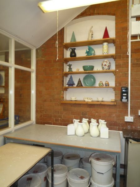 What is the best Kiln for making pottery and ceramics at home? image three